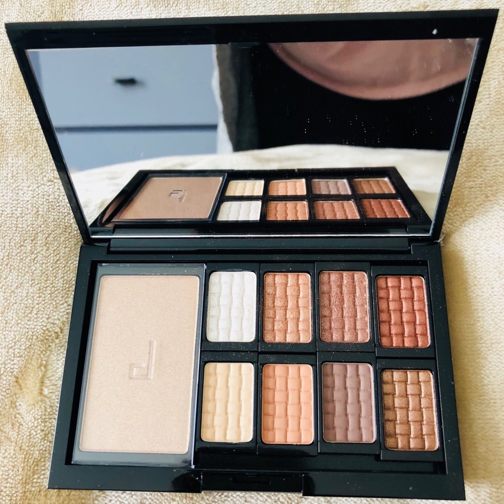 Doucce eyeshadow palette